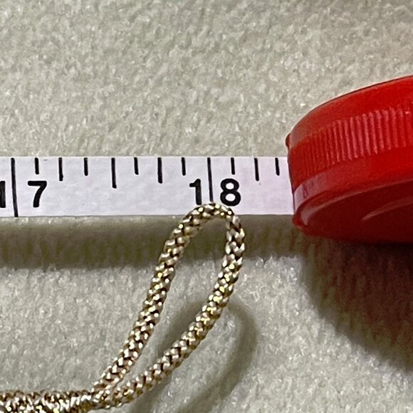 Life-like Shell Chocker with Coastal Look. Earings INCLUDED! - Picture 4 of 5